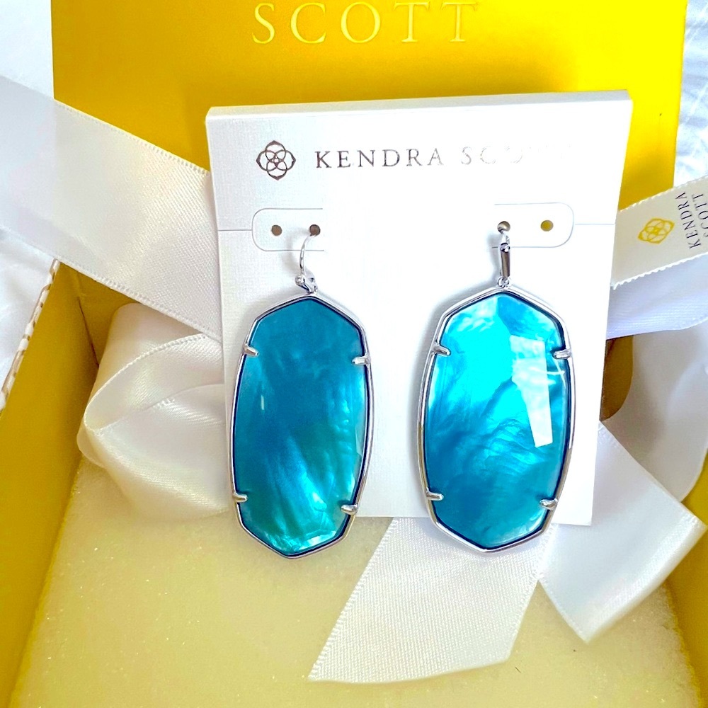 NWT Rare & Retired Kendra Scott Danielle Earrings Peacock Blue Illusion Silver 😊 - Picture 3 of 10